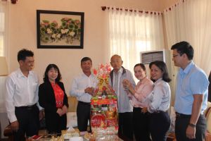 Đoàn công tác của tỉnh thăm, chúc Tết các đồng chí nguyên lãnh  đạo tỉnh