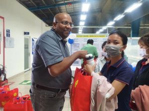 Đẩy mạnh phong trào thi đua trong công nhân