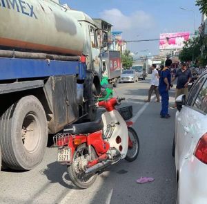 Nguy hiểm từ hành vi bất cẩn mở cửa xe ô tô