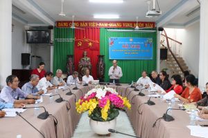 Chăm lo đời sống vật chất cho cựu giáo chức