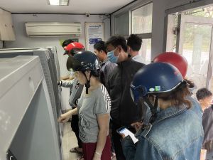 Tránh quá tải tại các trụ ATM Tết