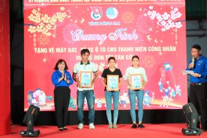 Ấm lòng thanh niên xa quê