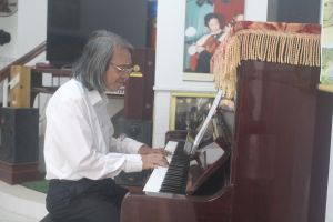 Nhạc sĩ Cao Hồng Sơn: Người thổi hồn cho ca khúc quê hương