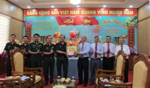 Lãnh đạo tỉnh thăm chúc Tết cán bộ chiến sĩ Bộ CHQS tỉnh