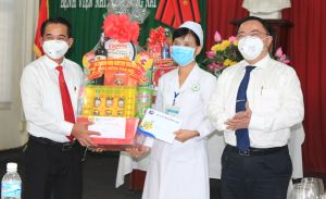 Lãnh đạo tỉnh chúc Tết các bệnh viện