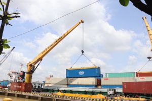 Triển vọng từ hồi phục kinh doanh cảng biển