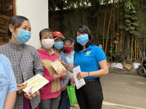 Công nhân trở lại làm việc vào ngày mùng 6 tết