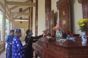 Dâng hương tưởng niệm hậu tổ nghệ thuật đờn ca tài tử Nguyễn Quang Đại