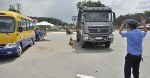Cần quyết liệt trong xử lý xe tải vi phạm giờ cấm