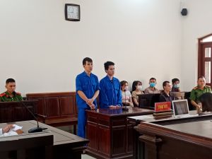 2 bị cáo lãnh 28 năm tù vì mua bán ma túy