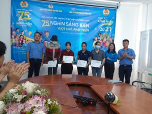 Chia sẻ yêu thương