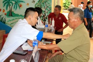 Phát huy vai trò thầy thuốc trẻ