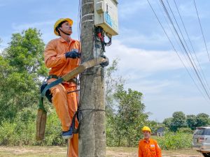 Để dòng điện tại xã Đắc Lua thông suốt