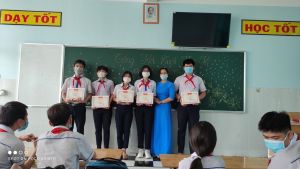 Phụ huynh thích ứng với kỳ nghỉ hè trong đại dịch Covid-19
