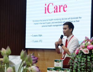 Thiết bị theo dõi và phần mềm quản lý sức khỏe gia đình iCare