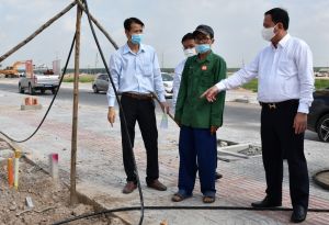 Trao Giấy chứng nhận quyền sử dụng đất cho các hộ dân đầu tiên trong dự án sân bay Long Thành