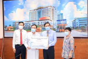 Bệnh viện Đa khoa Đồng Nai được tặng 2 máy thở cao cấp