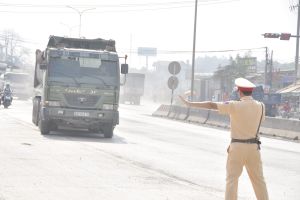 Xử lý nghiêm các trường hợp vi phạm về tải trọng xe