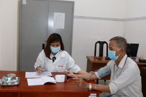 Ăn thừa muối và bệnh tăng huyết áp