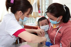 Tăng cường tiêm chủng cho trẻ trong độ tuổi