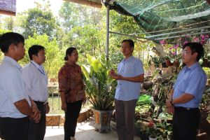 Bí thư chi bộ ấp giỏi vận động…