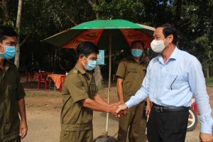 Phó Chủ tịch UBND tỉnh Võ Văn Phi kiểm tra các chốt phòng dịch Covid 19 tại Tân Phú và Định Quán