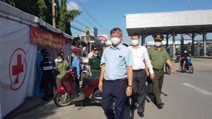 Chủ tịch UBND tỉnh kiểm tra 5 chốt kiểm dịch giáp ranh với TP.HCM và Bình Dương