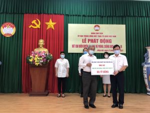 Trên 50,4 tỷ đồng ủng hộ kinh phí mua vacxin phòng chống dịch Covid 19