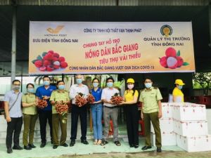 Ngành bưu chính nỗ lực giữa đại dịch Covid-19