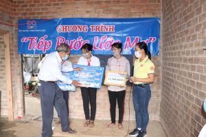 Tiếp bước ước mơ cho học trò nghèo