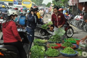 Ngăn chặn lây lan dịch Covid-19 tại các chợ tự phát