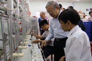 Vẫn tiếp nhận và giải quyết các yêu cầu cấp bách về điện