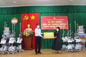 Quỹ từ thiện Kim Oanh hỗ trợ 10 máy thở và dụng cụ phòng, chống covid-19