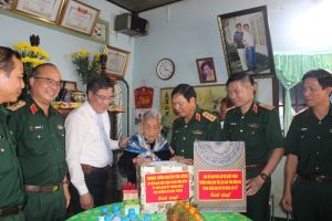 Quan tâm chăm sóc người có công trong đại dịch…