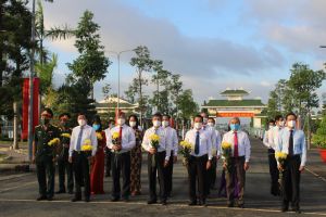 Lãnh đạo tỉnh viếng Nghĩa trang liệt sĩ kỷ niệm 74 năm Ngày thương binh liệt sĩ