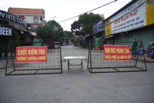 Người dân không ra đường từ 18h hôm trước đến 6h sáng hôm sau