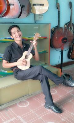 Chàng trai Chơro mê âm nhạc và ngôn ngữ dân tộc