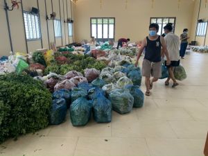 Ban Trị sự Giáo hội Phật giáo tỉnh tiếp nhận và trao tặng 12 tấn lương thực