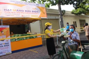 Trao tặng gạo 30 tấn gạo cho người dân khó khăn do dịch tại TP.Biên Hòa