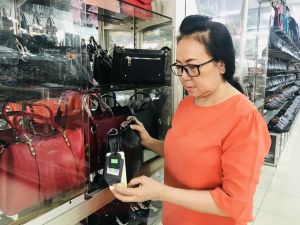 Lặng lẽ giúp đời...