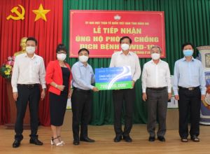 Tiếp nhận trang thiết bị phòng, chống dịch Covid-19