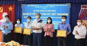 Thêm 2 doanh nghiệp ủng hộ xe và kit xét nghiệm COVID-19