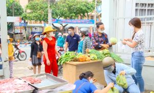 Mở điểm bán bình ổn giá phục vụ nhân dân