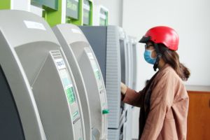 Miễn, giảm phí dịch vụ đối với các giao dịch trên ATM, POS, chuyển khoản liên ngân hàng 24/7