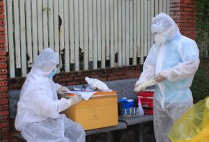 Khu vực nguy cơ rất cao xét nghiệm cho toàn bộ dân từ 3 - 5 ngày/lần tại nhà.