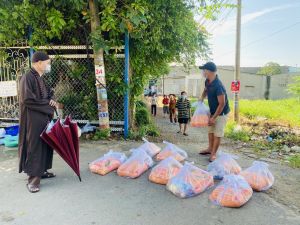 Quan tâm, sẻ chia với công nhân lao động ở trọ