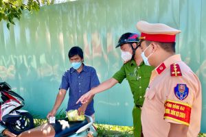 Bắt 1 đối tượng giấu ma túy trong bao thuốc lá