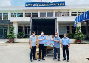 Tặng 50 máy thở trị giá 560 triệu đồng cho H.Nhơn Trạch