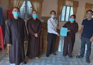 Nhơn Trạch tiếp nhận thuốc, dụng cụ y tế hỗ trợ công tác phòng, chống dịch