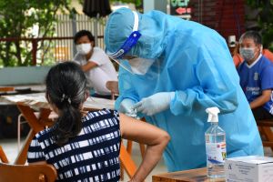 Ghi nhận thêm 975 ca nhiễm COVID-19, số bệnh nhân được xuất viện 710 người